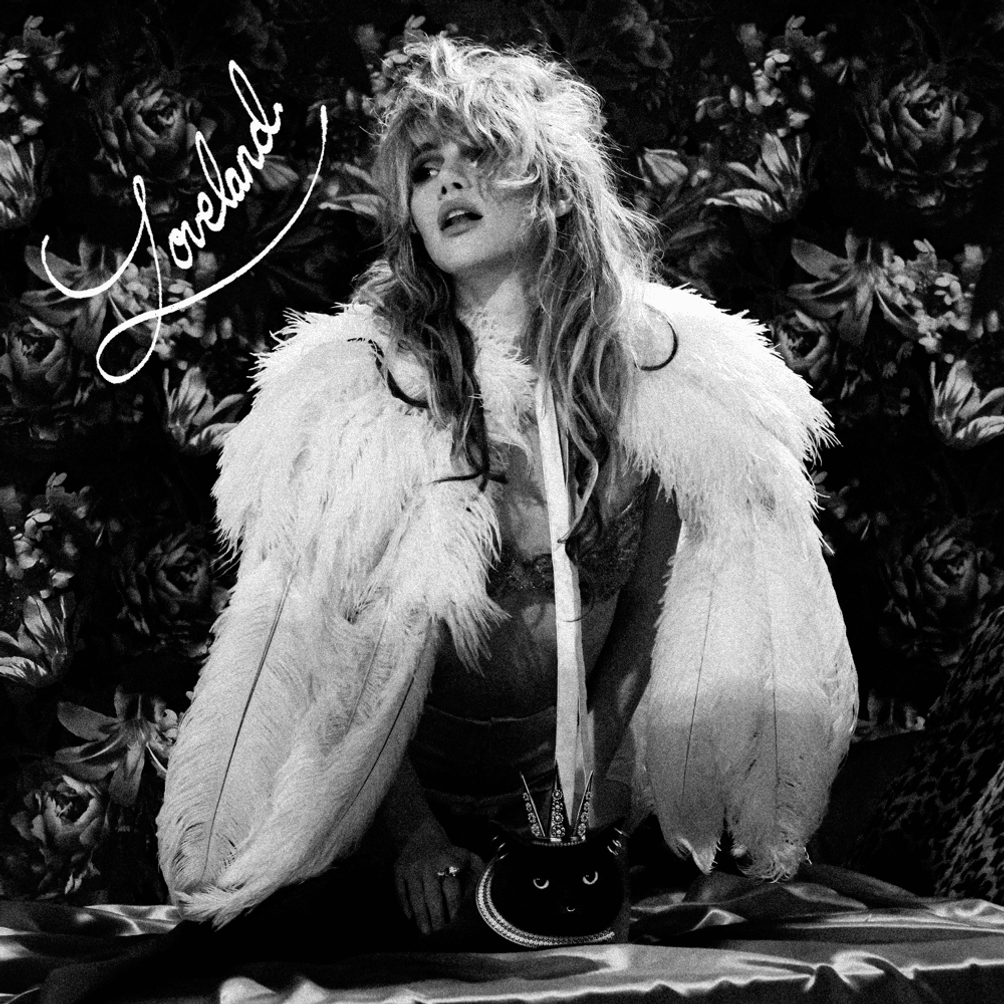 suki waterhouse loveland
